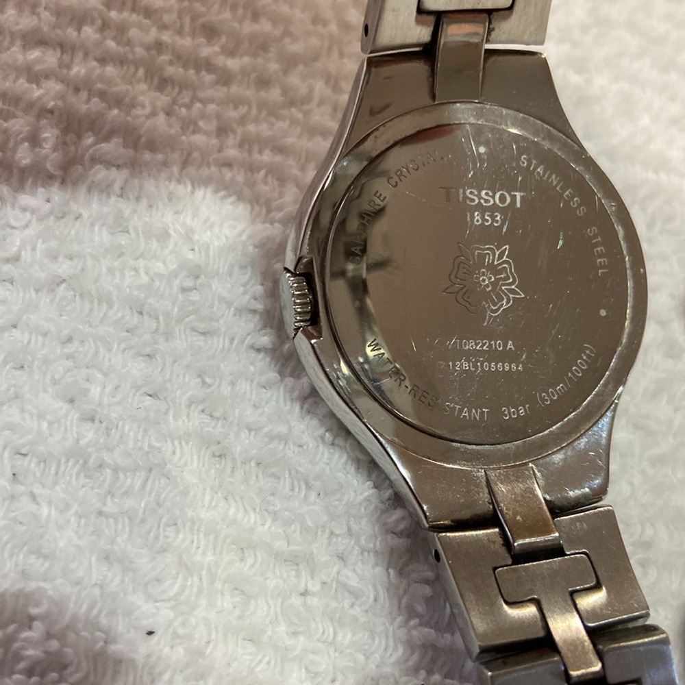 Tissot T-Trend T082210A Women’s Watch - Picture 5 of 5